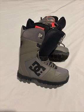 DC Gray and Black Snowboard Boots US Sz 9